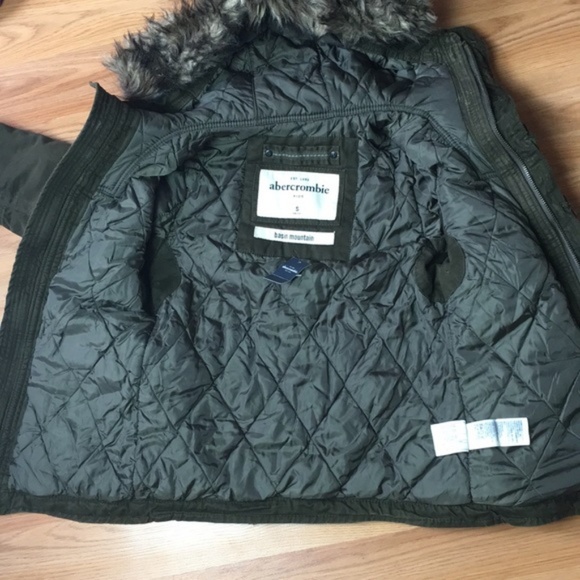 abercrombie kids Basin Mountain Green Winter Coat with Fur Hood Size S - Picture 5 of 9